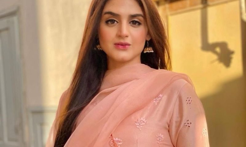 Hira Mani shares a public apology regarding her statement on Dua Zehra