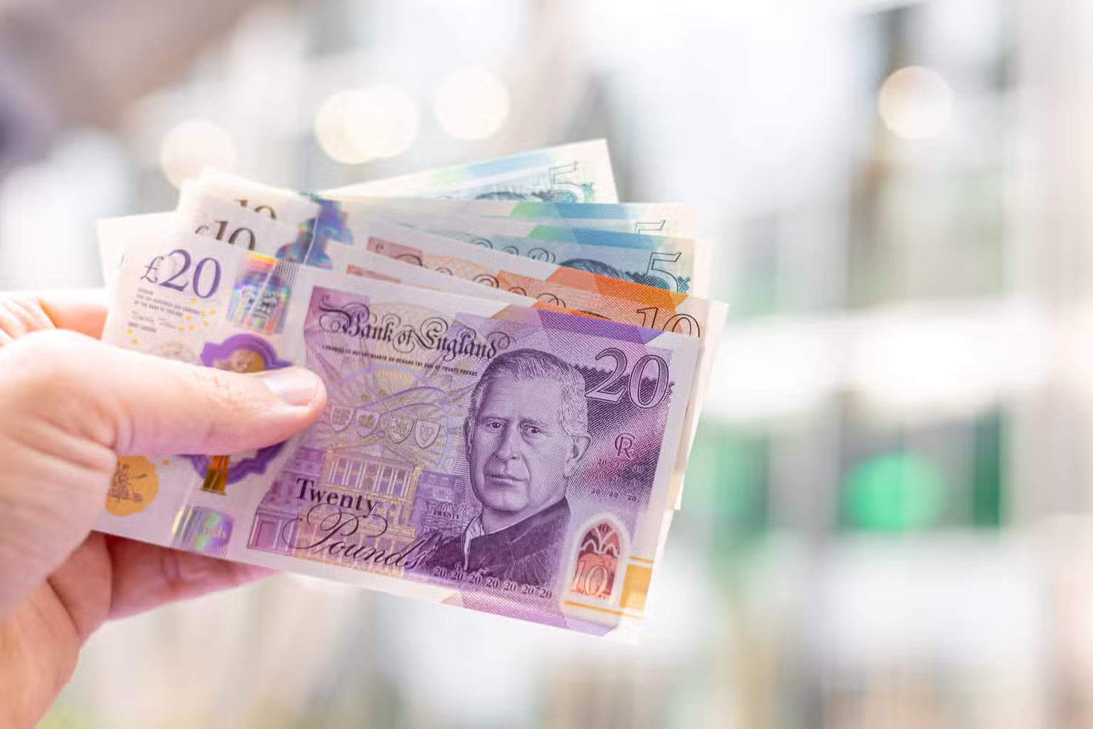 Pakistani Rupee Gains Against US Dollar but British Pound Climbs Back to Rs. 371